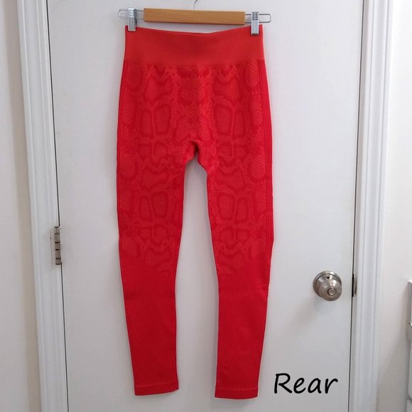 Yoga Set - Sports Bra & High Waisted Legging - Red Snakeskin - Size Small - Picture 7 of 15